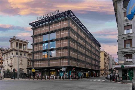 la rinascente di piazza fiume.